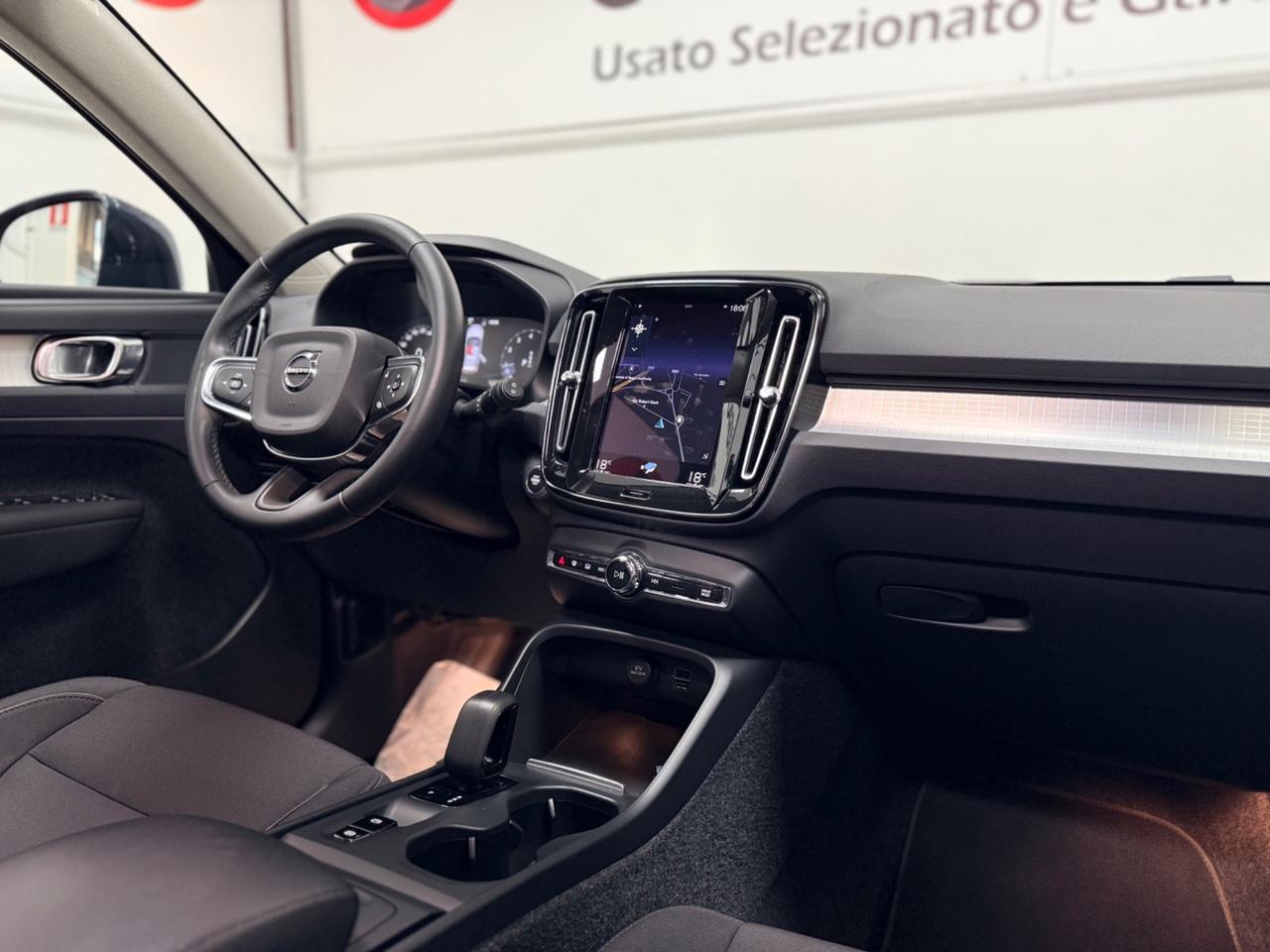 Volvo XC40 1.5 T2 aut 129cv Neopatentati Momentum 05/2022