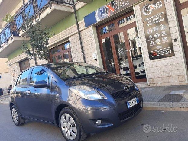 TOYOTA Yaris 1.0 BENZINA 69CV 5 porte Sol