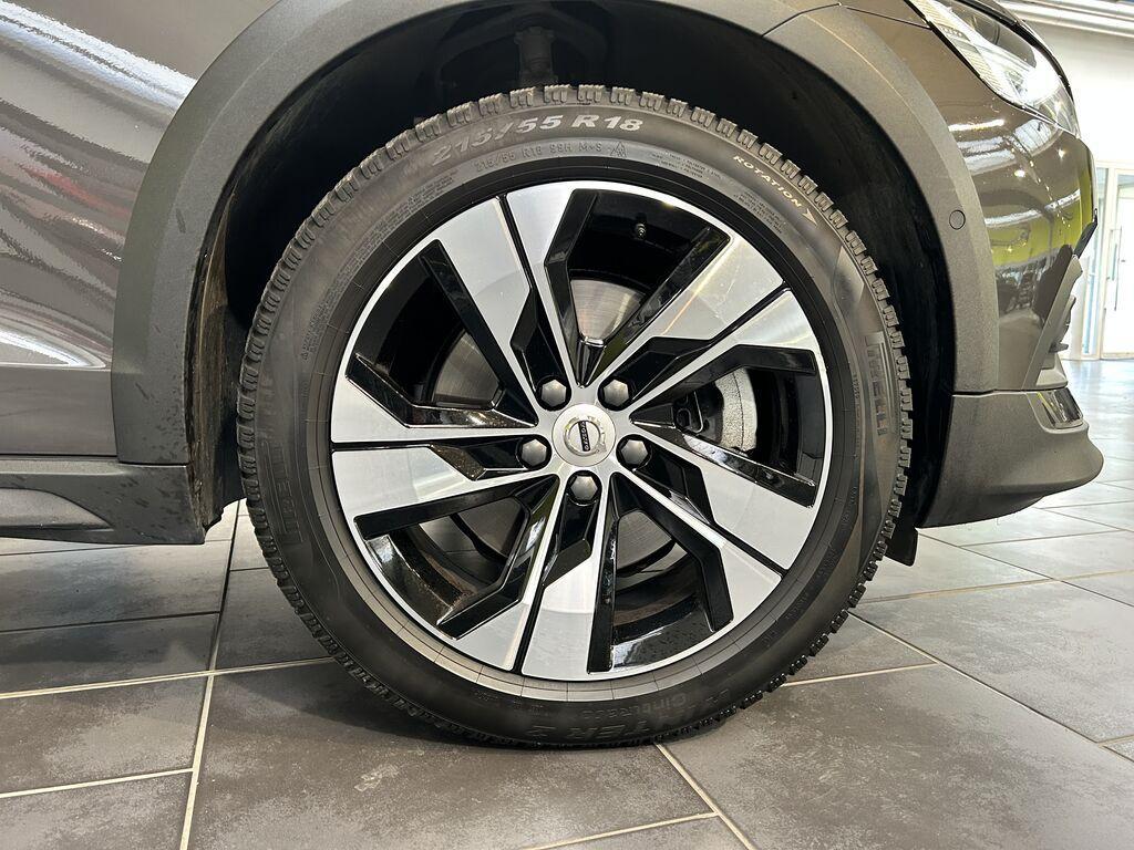 Volvo V60 2.0 B4 Core AWD automatico