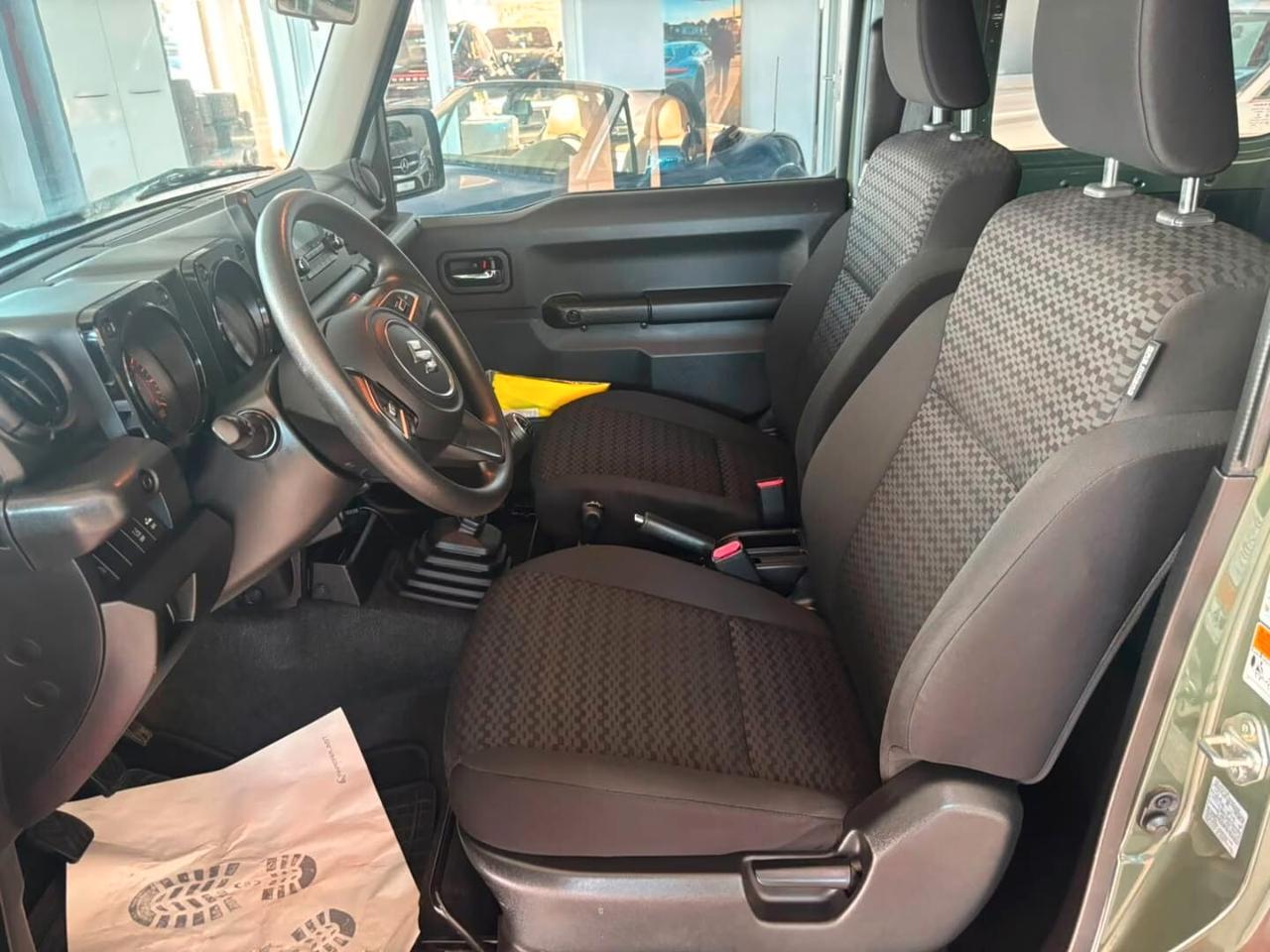 Suzuki Jimny 1.5 5MT Top