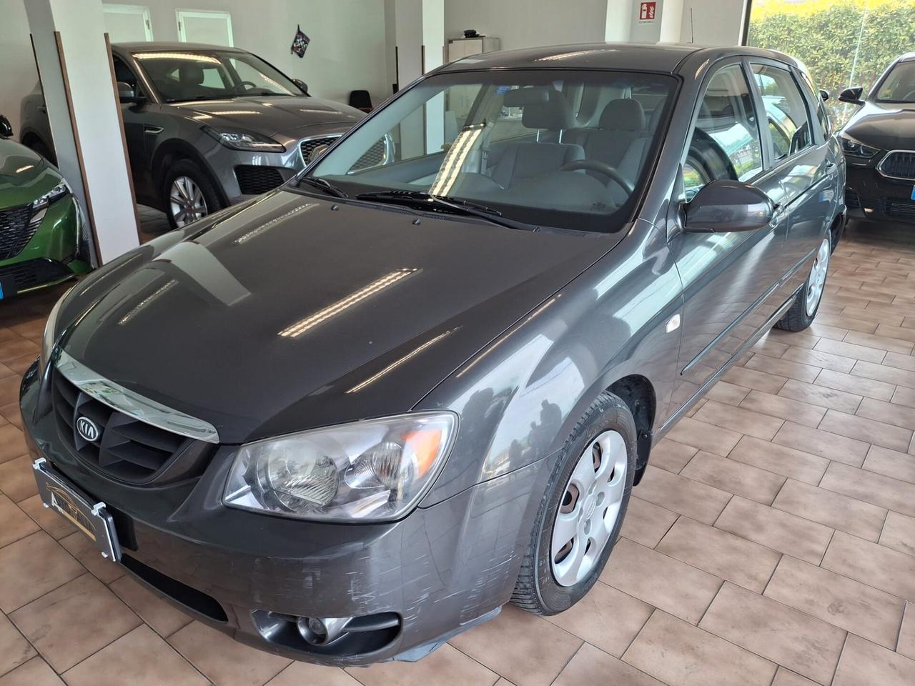 Kia Cerato 1.5 crdi 16v*NEOPATENTATI