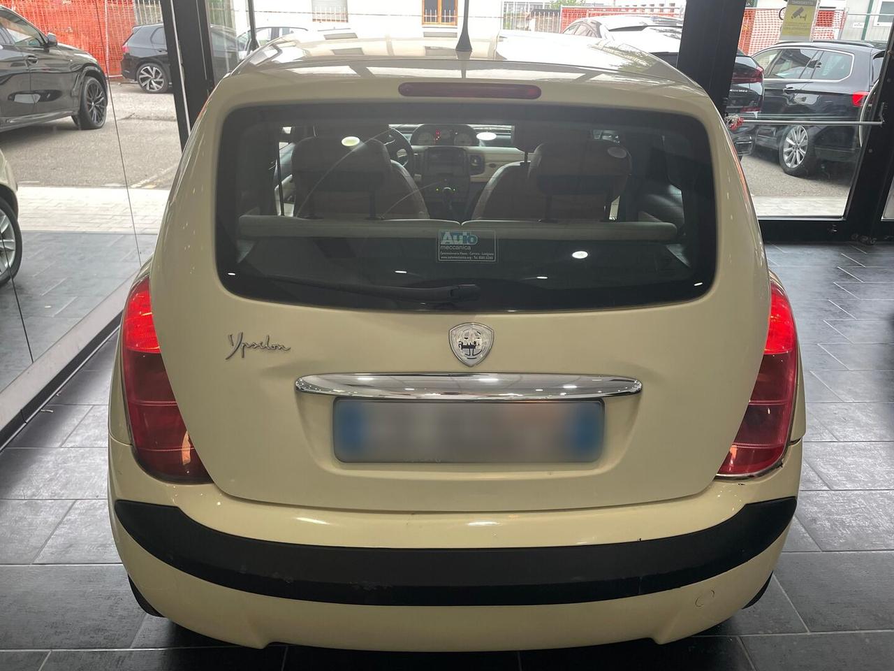 Lancia Ypsilon Ypsilon 1.2 16v C.15" Neopatentati Pelle Manuale