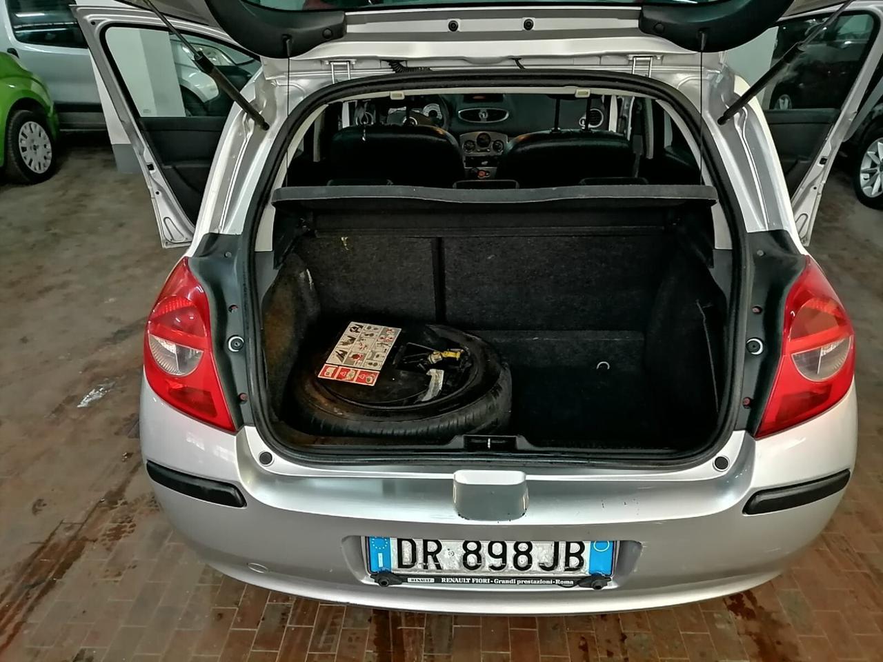 Renault Clio 1.2 16v 75cv 5p Dyn OK NEOP.