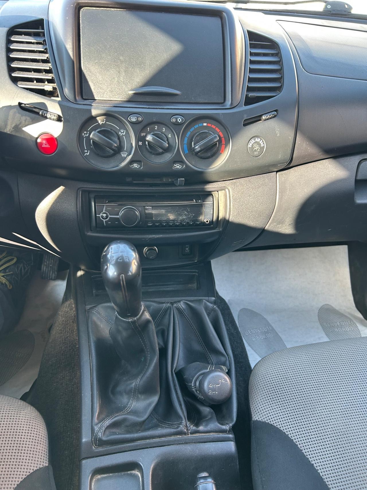 Mitsubishi L200 2.5 DI-D/136CV Club Cab Invite