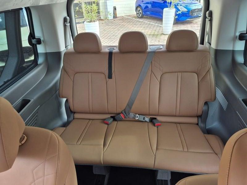 Hyundai Staria Staria 1.6 hev Luxury 2wd auto