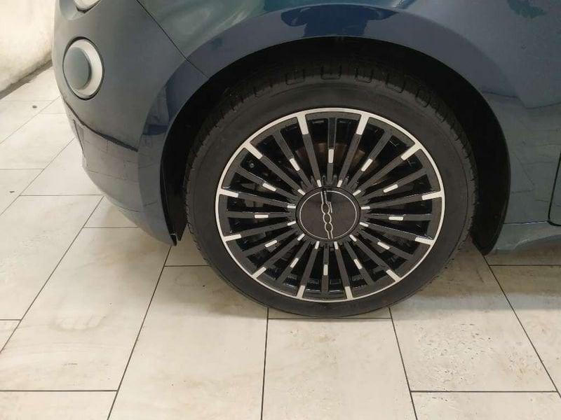 FIAT 500 500e 42 kWh La Prima