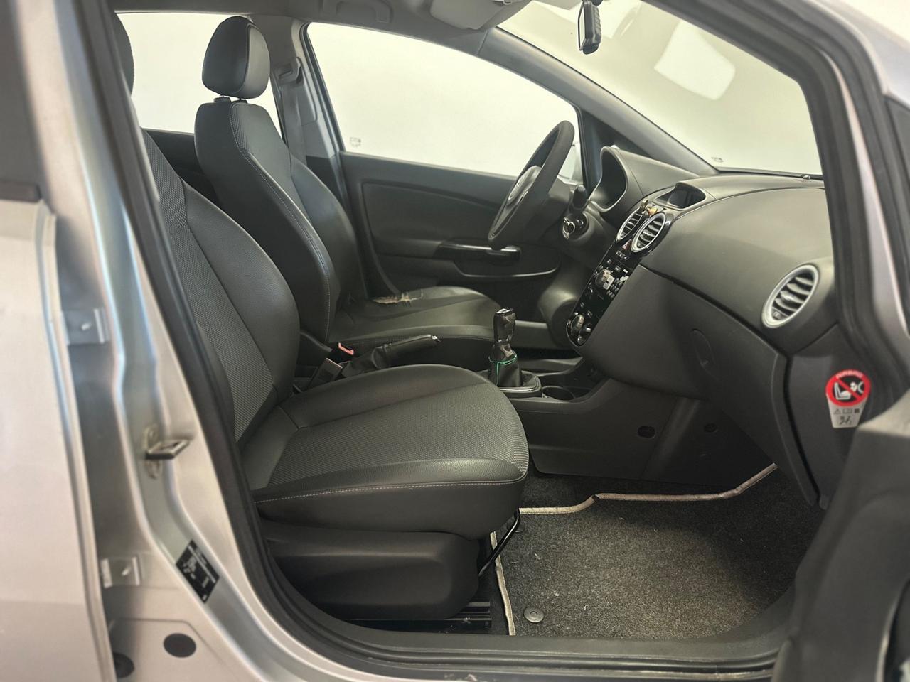 Opel Corsa 1.2 5 porte Cosmo NEOPATENTATI