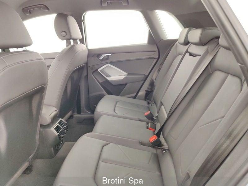 Audi Q3 35 TFSI Business Advanced