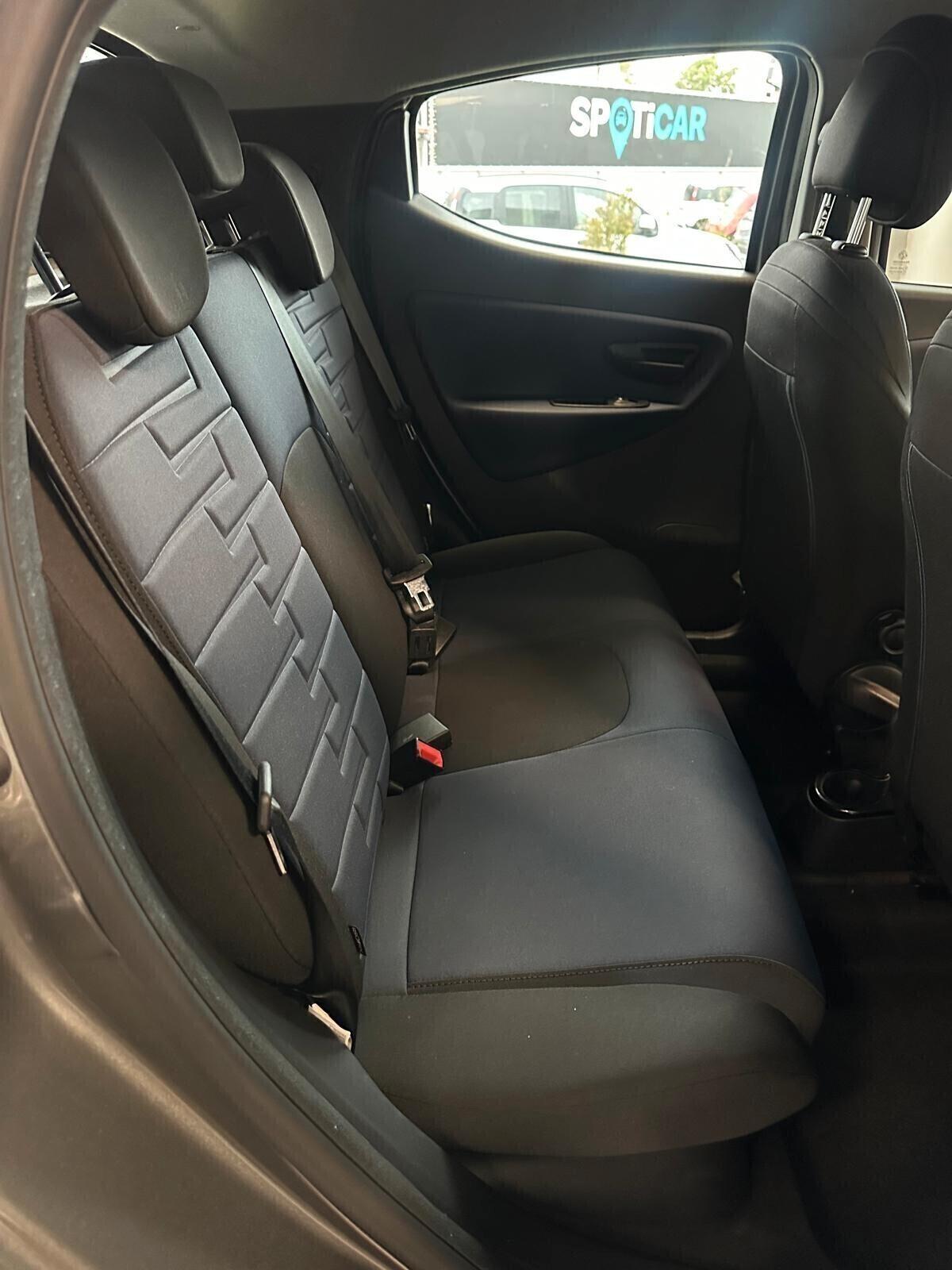 Lancia Ypsilon 1.0 FireFly 5 porte S&S Hybrid Platino