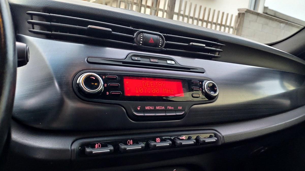 ALFA ROMEO Giulietta SOLO PER COMMERCIANTI AUTO SENZA GARANZIA