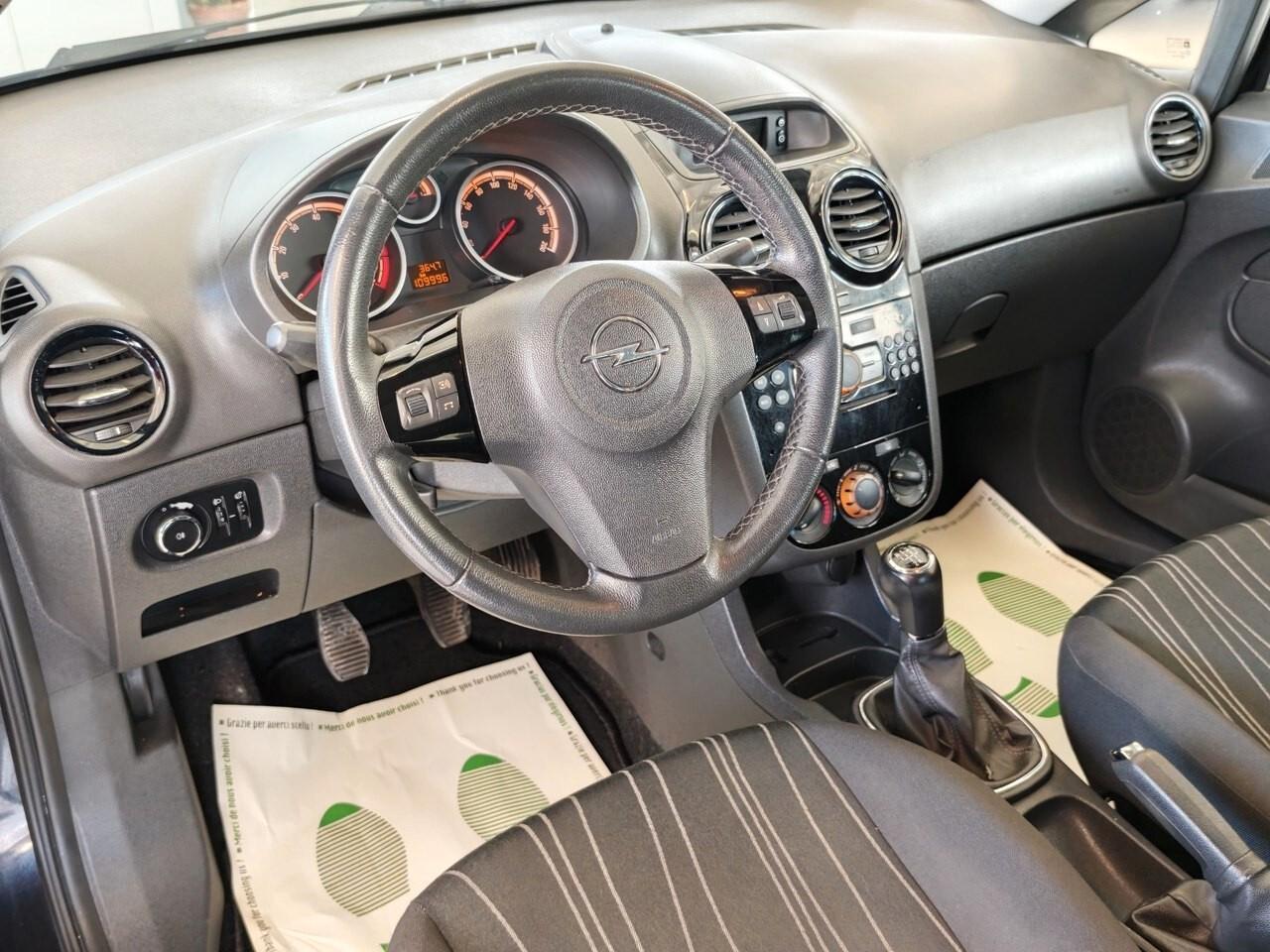 Opel Corsa 1.2 3 porte Club