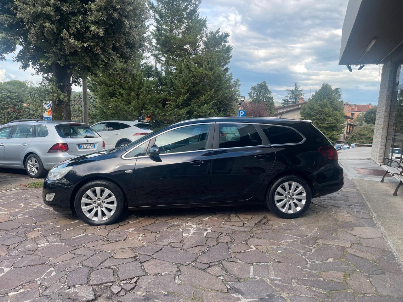 Opel Astra 1.7 CDTI 110CV Sports Tourer Cosmo NEO PATENTATI