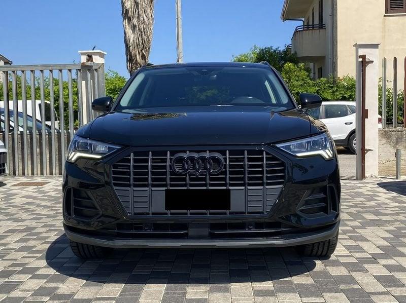 Audi Q3 Business 2.0 TDI 150CV S-Tronic 35