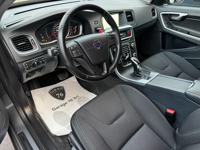 VOLVO S60 D2 Geartronic Momentum