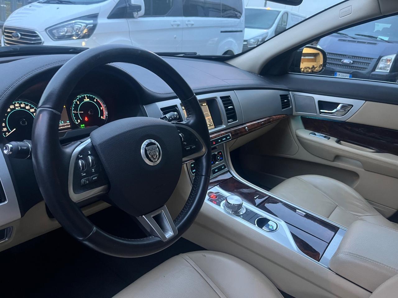 Jaguar XF 2.2 D 200 CV Premium Luxury