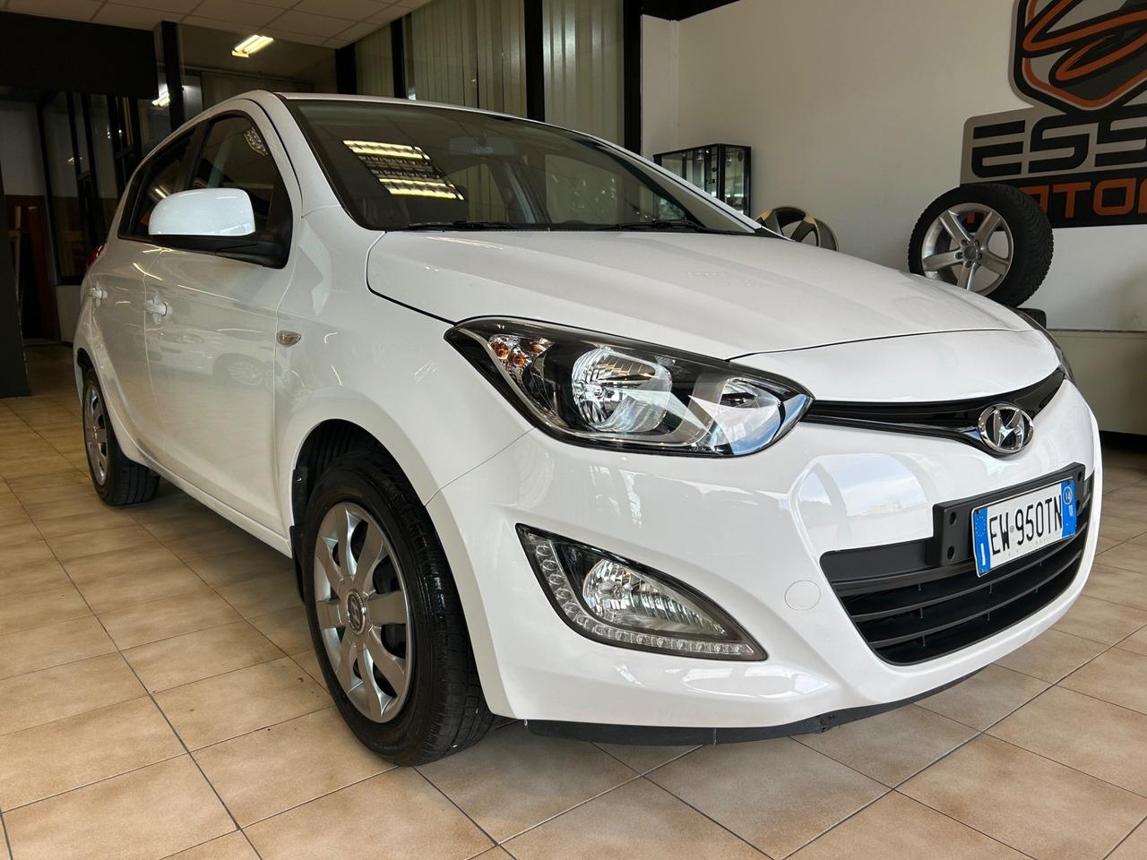 Hyundai i20 - 2014 1.1 CRDi 75cv NEOPATENTATI