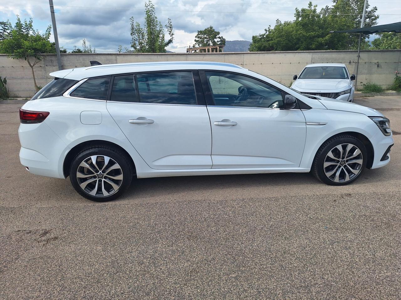 Renault Megane Sporter TECHNO 1.5 dCi 115cv EDC NAV+RETROCAM. 2024