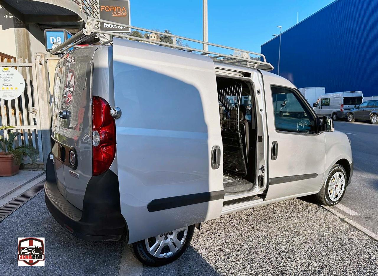 Fiat Doblo Cargo 95 CV Portapacchi e Sensori di Parcheggio Posteriori Chiusere DAKEN