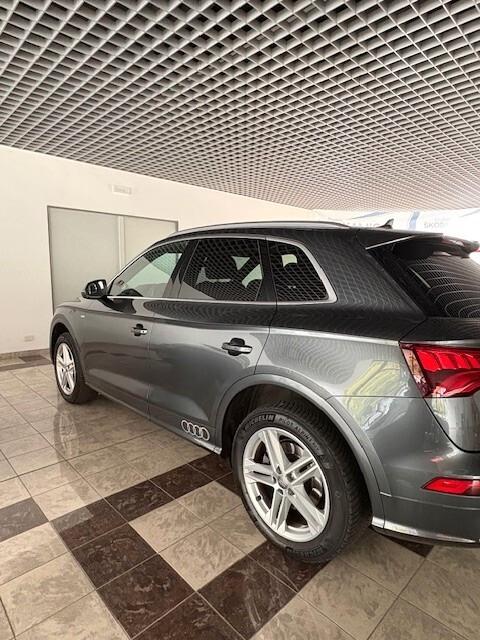 Audi Q5 40 TDI quattro S tronic line plus