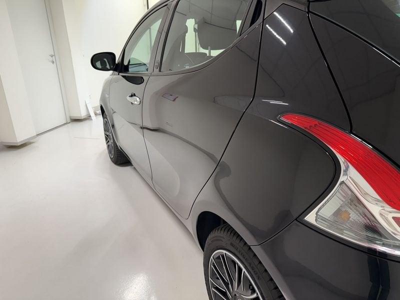 Lancia Ypsilon Ypsilon 1.0 FireFly 5Pt S&S Hybrid Ecochic Gold