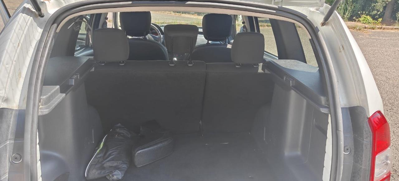 Dacia Duster 1.6 Laureate Family Gpl 4x2 s&s 115cv