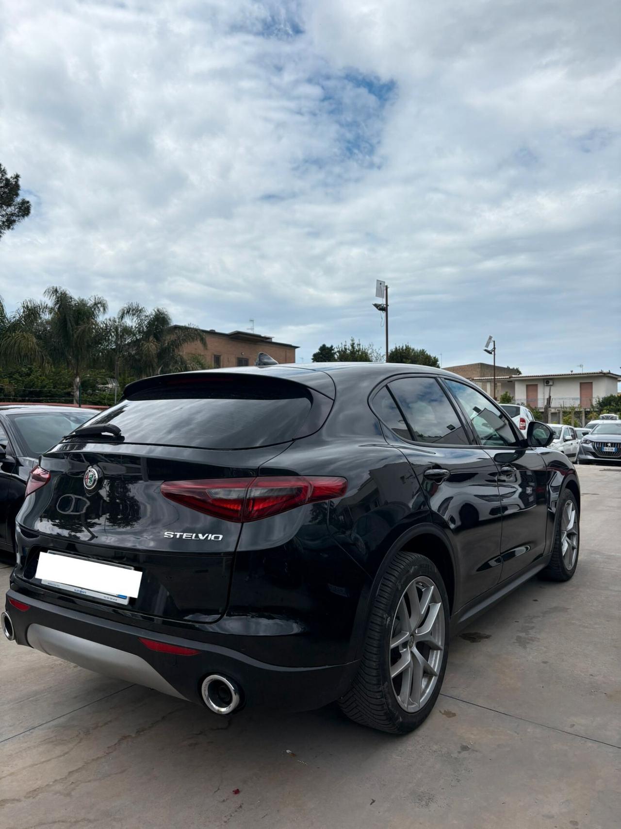 Alfa Romeo Stelvio 2.2 Turbodiesel 190 CV AT8 RWD Business