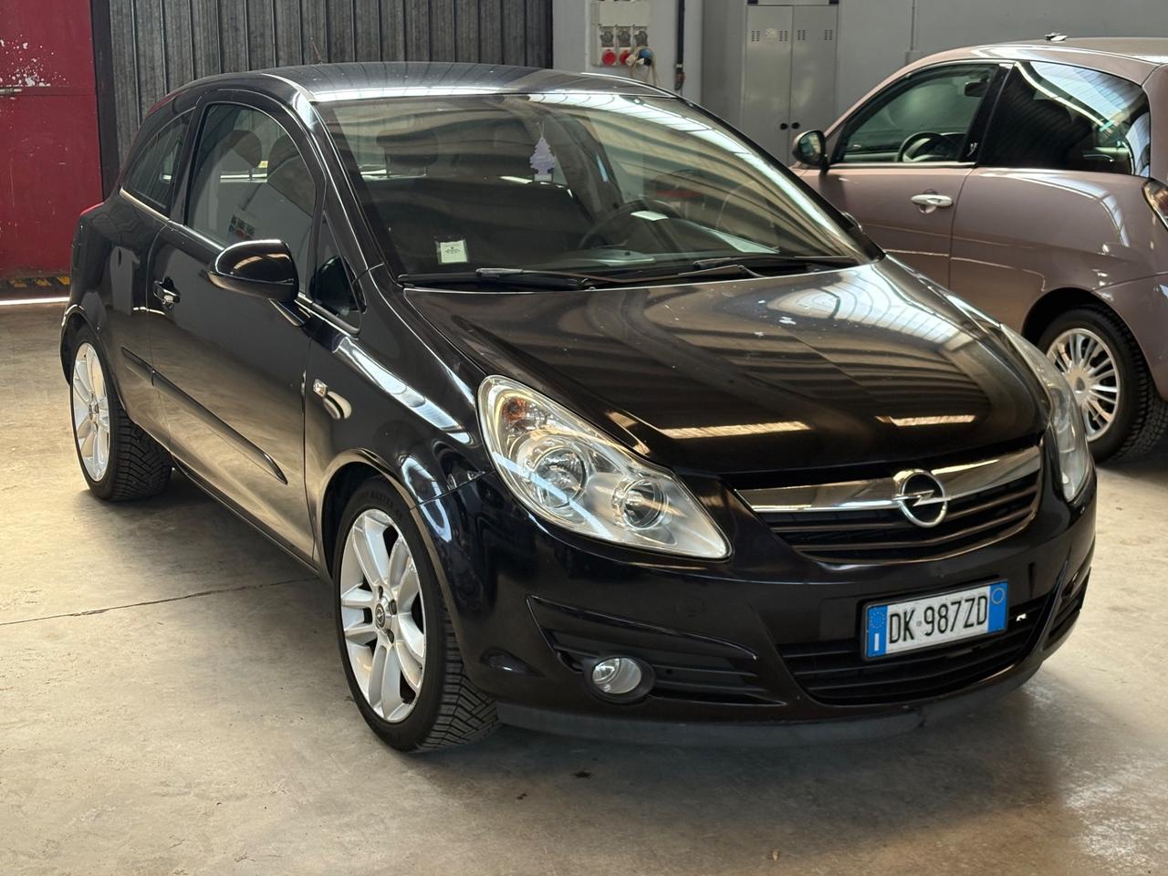 Opel Corsa 1.2 3 porte Sport