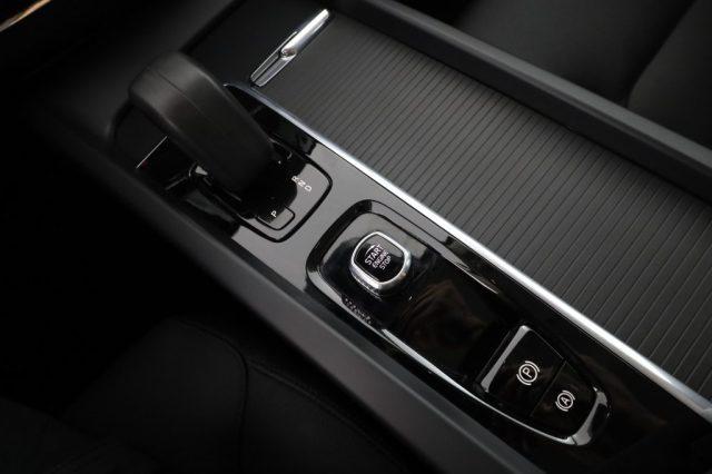 VOLVO XC60 XC60 B4 (d) Geartronic Momentum