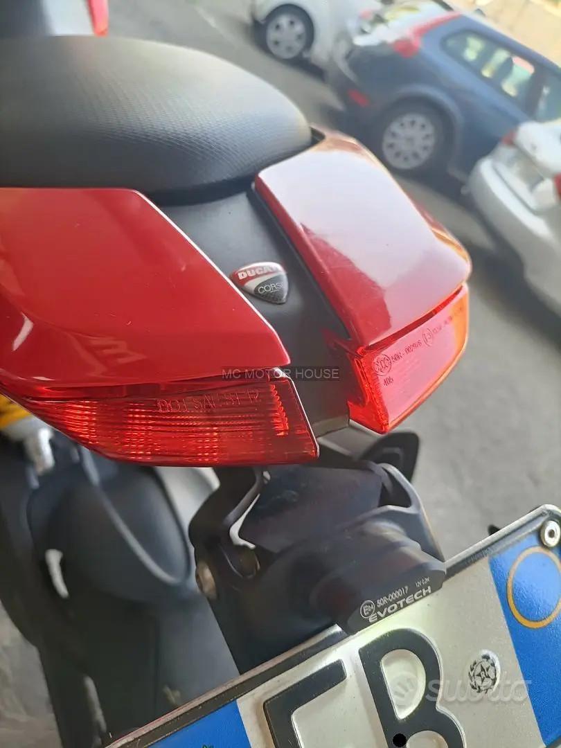 Ducati 821 hypermotard +0maggi0 casco+permute+rate