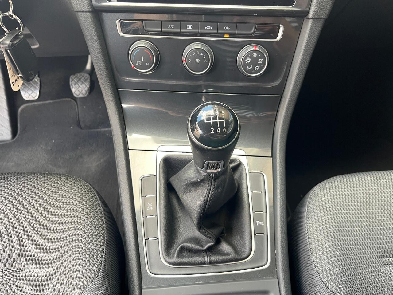 Volkswagen Golf 1.0 TSI 110 CV 5p.