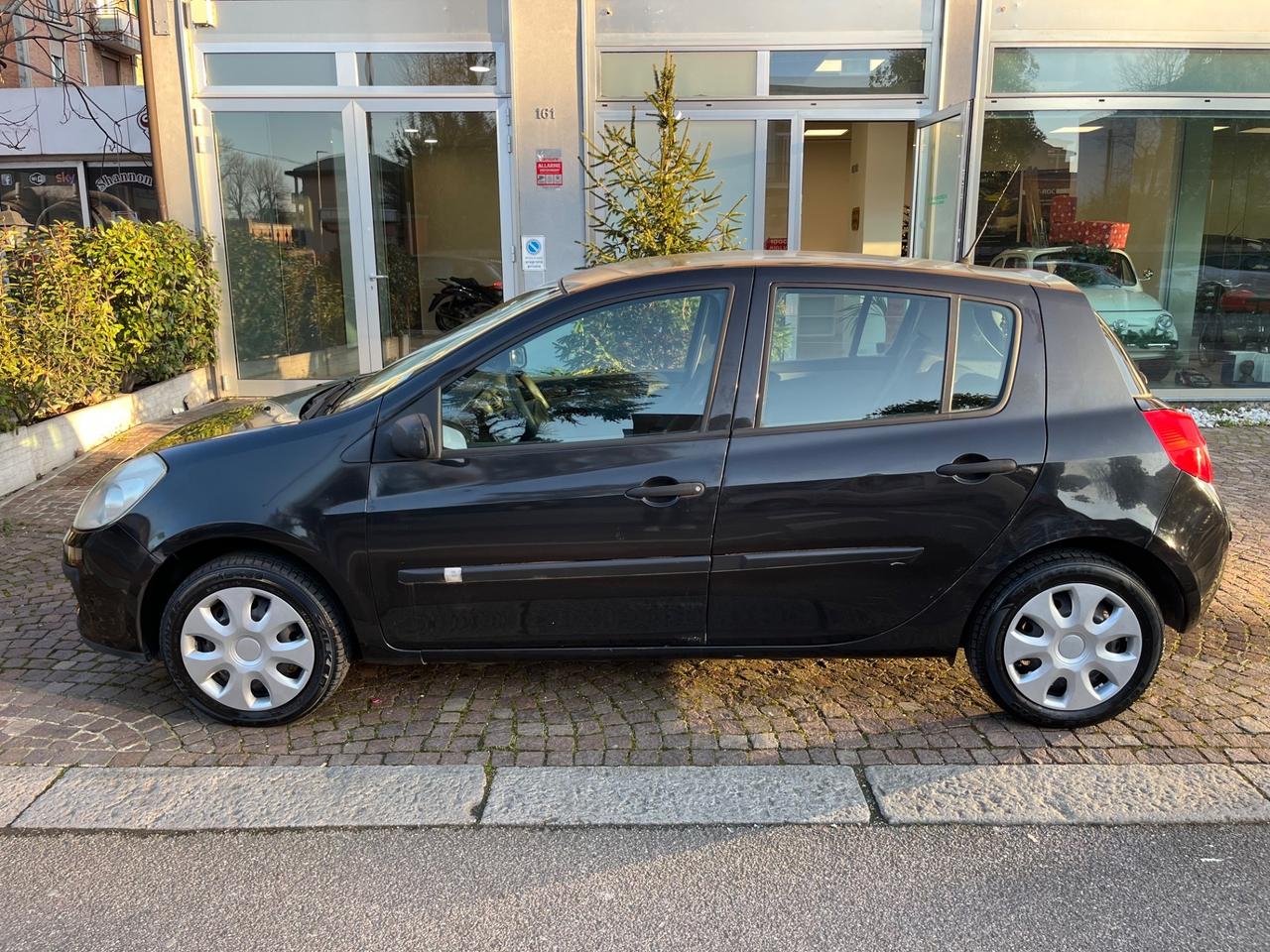 Renault Clio 1.2 16V 65CV 5 porte Confort