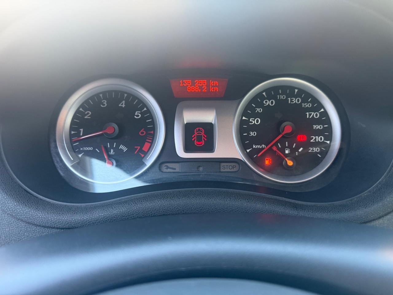 Renault Clio 1.2 benzina 75 cavalli 2012 navigatore