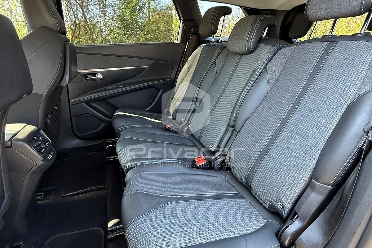 PEUGEOT 5008 PureTech Turbo 130 S&S Allure Pack