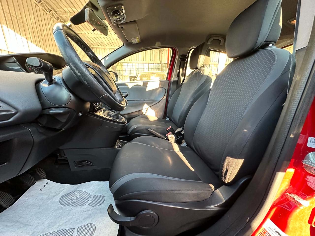 Lancia Ypsilon 1.2 69 CV 5 porte Gold
