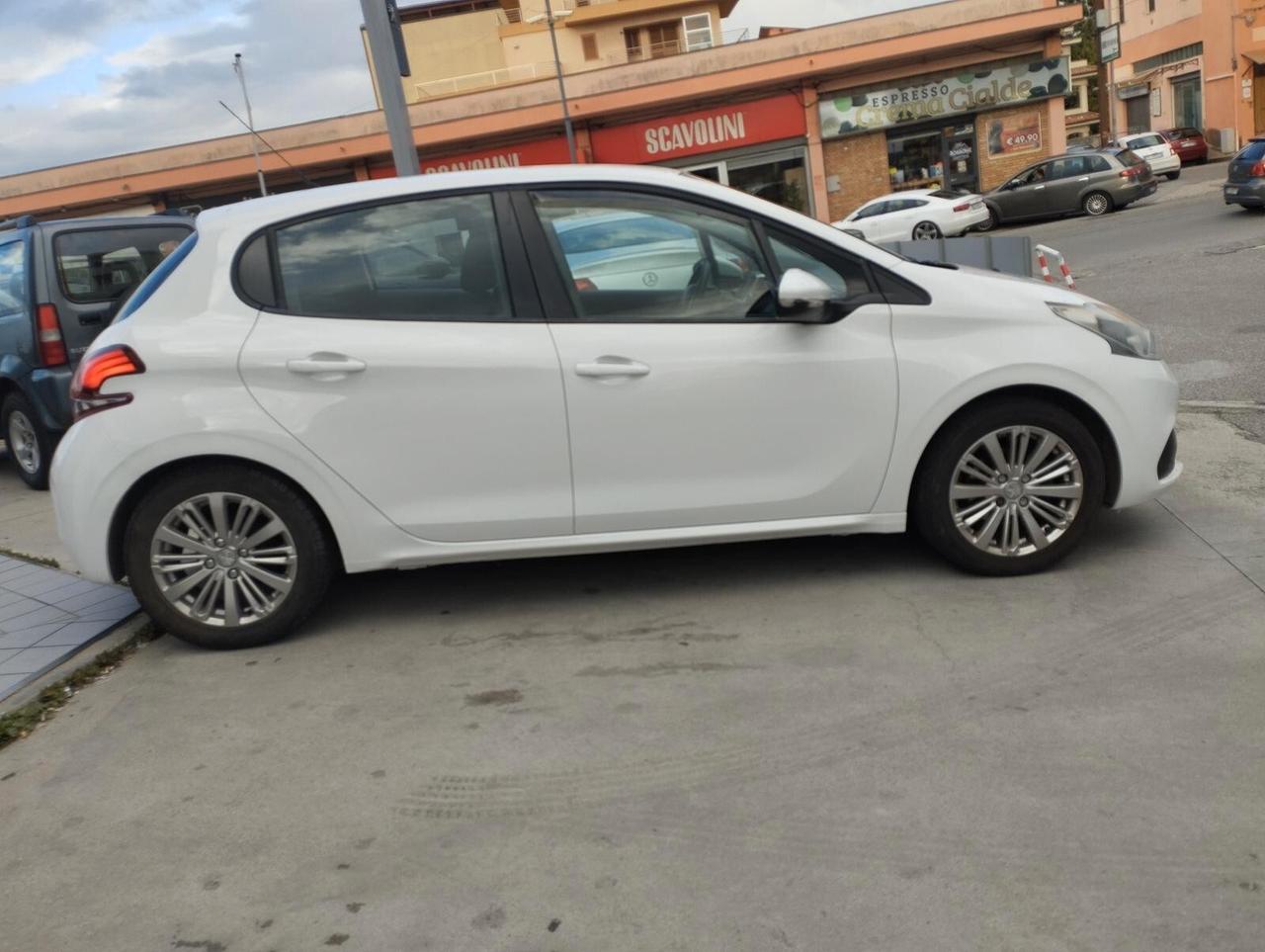 Peugeot 208 BlueHDi 75 S&S 5 porte Active