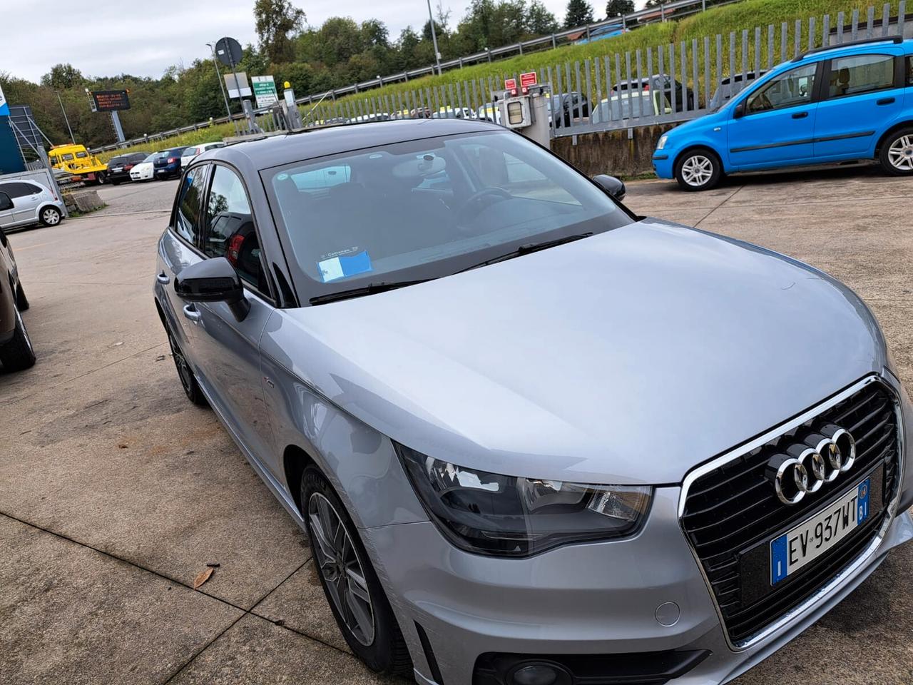 Audi A1 SPB 1.6 TDI S tronic line -DOPPI CERCHI