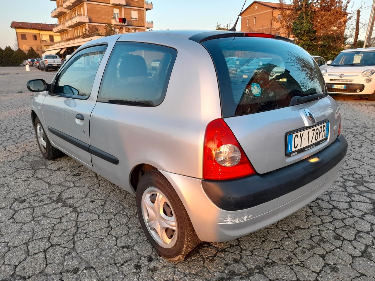 Renault Clio 1.2 16V 3 porte Confort UNICO PROPRIETARIO