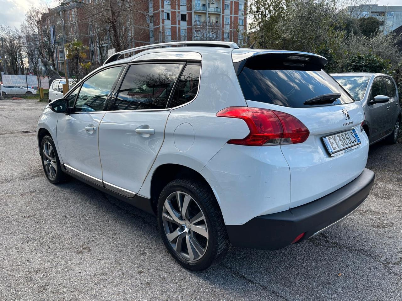 Peugeot 2008 1.6 VTi 120CV Allure