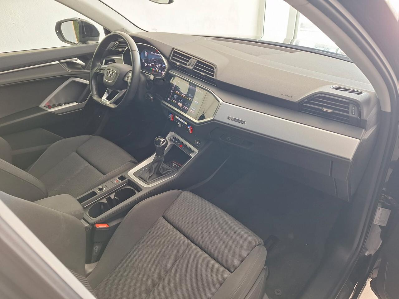 Audi Q3 35 TDI S tronic Business