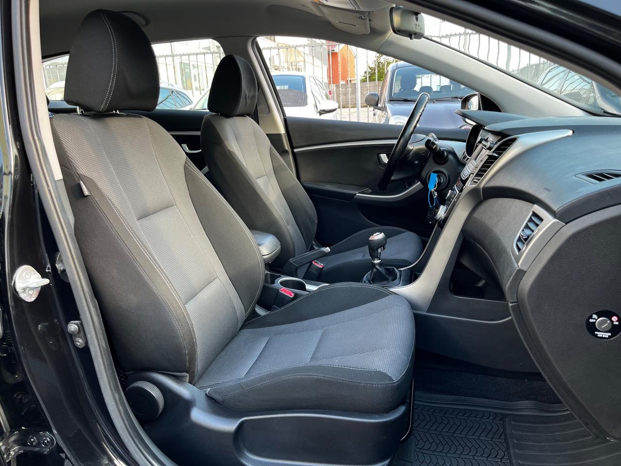 Hyundai i30 Wagon 1.6 CRDi 110cv OK NEOPATENTATI