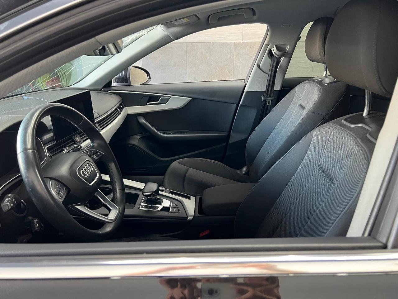 Audi A4 40 TDI S tronic line edition