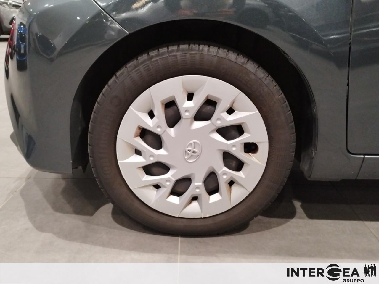 TOYOTA Aygo 5p 1.0 x-business 72cv