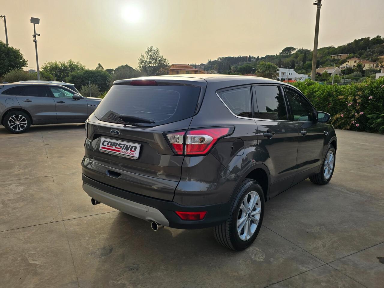 Ford Kuga 1.5 TDCI 120 CV Powershift Business