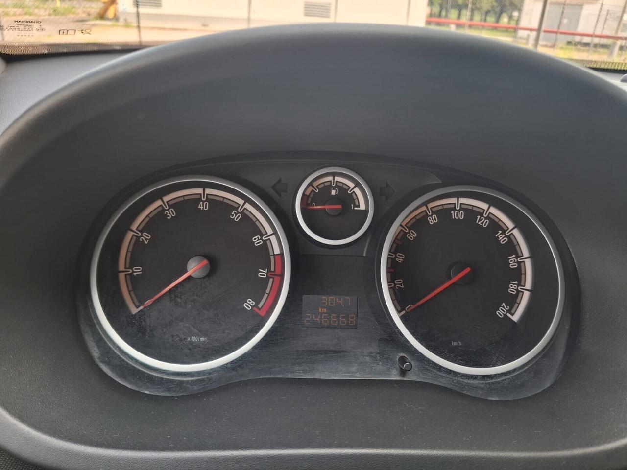 Opel Corsa 1.2 85CV 3 porte GPL-TECH b-color