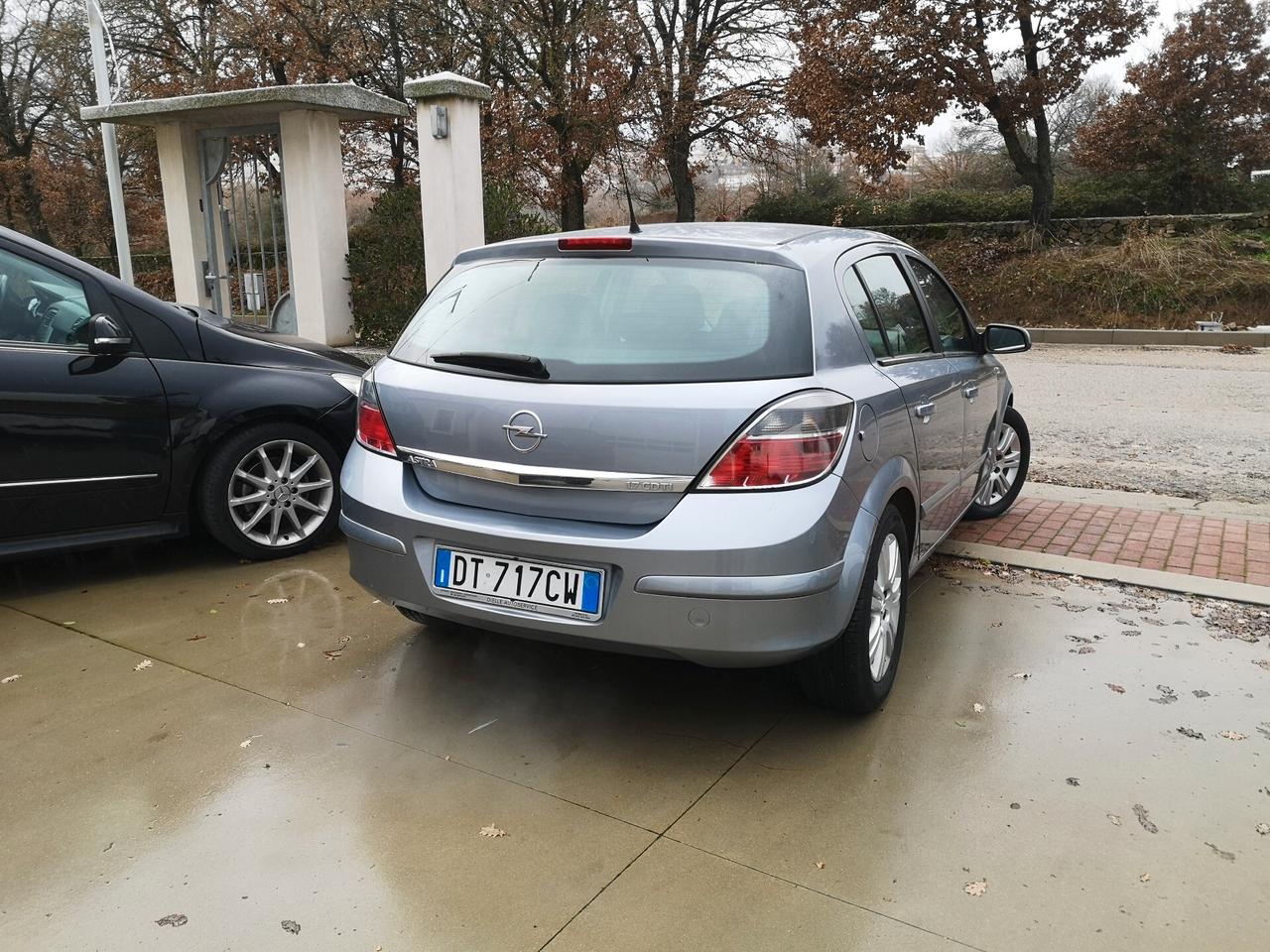 Opel Astra 1.7 CDTI 110CV 5 porte Enjoy