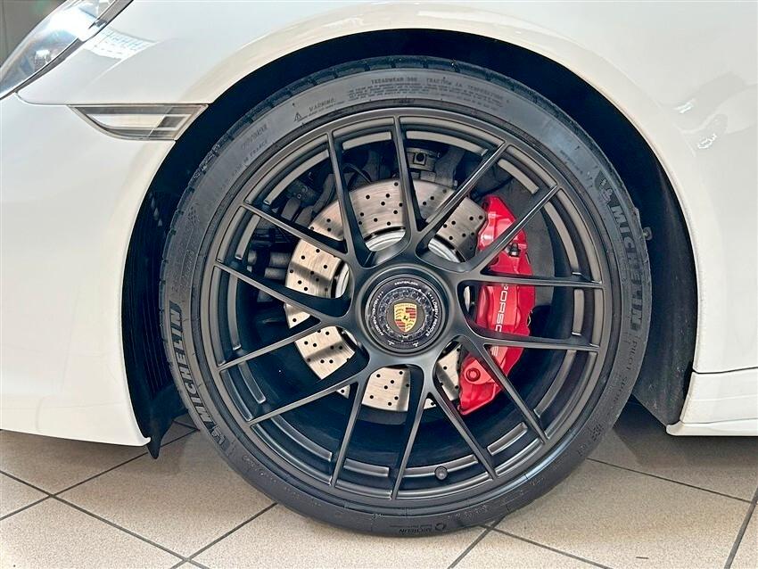 Porsche 911 3.0 Carrera GTS Coupé