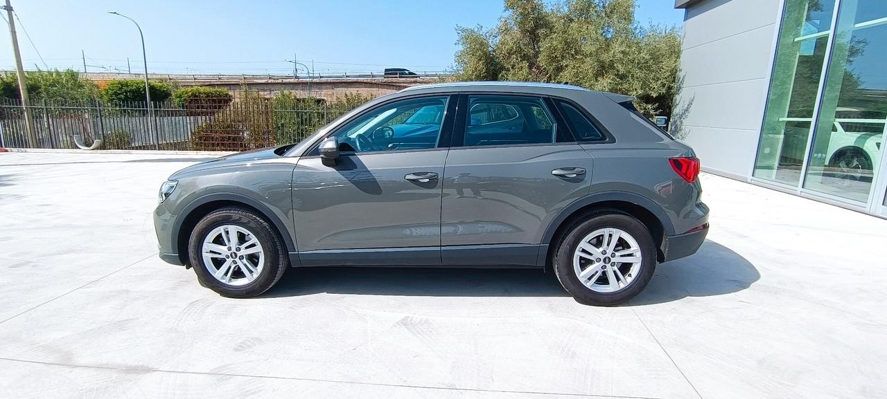 Audi Q3 35 TDI S tronic Business