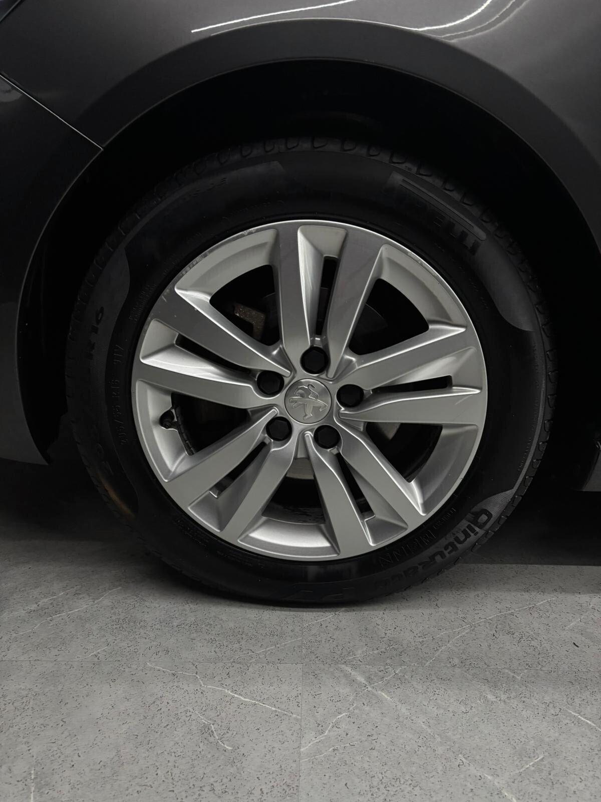 Peugeot 308 BlueHDi 1.5 130 S&S EAT8 Allure