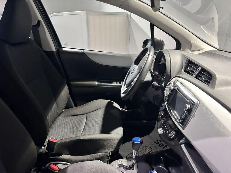 Toyota Yaris 1.5 Hybrid Lounge AREA C FREE
