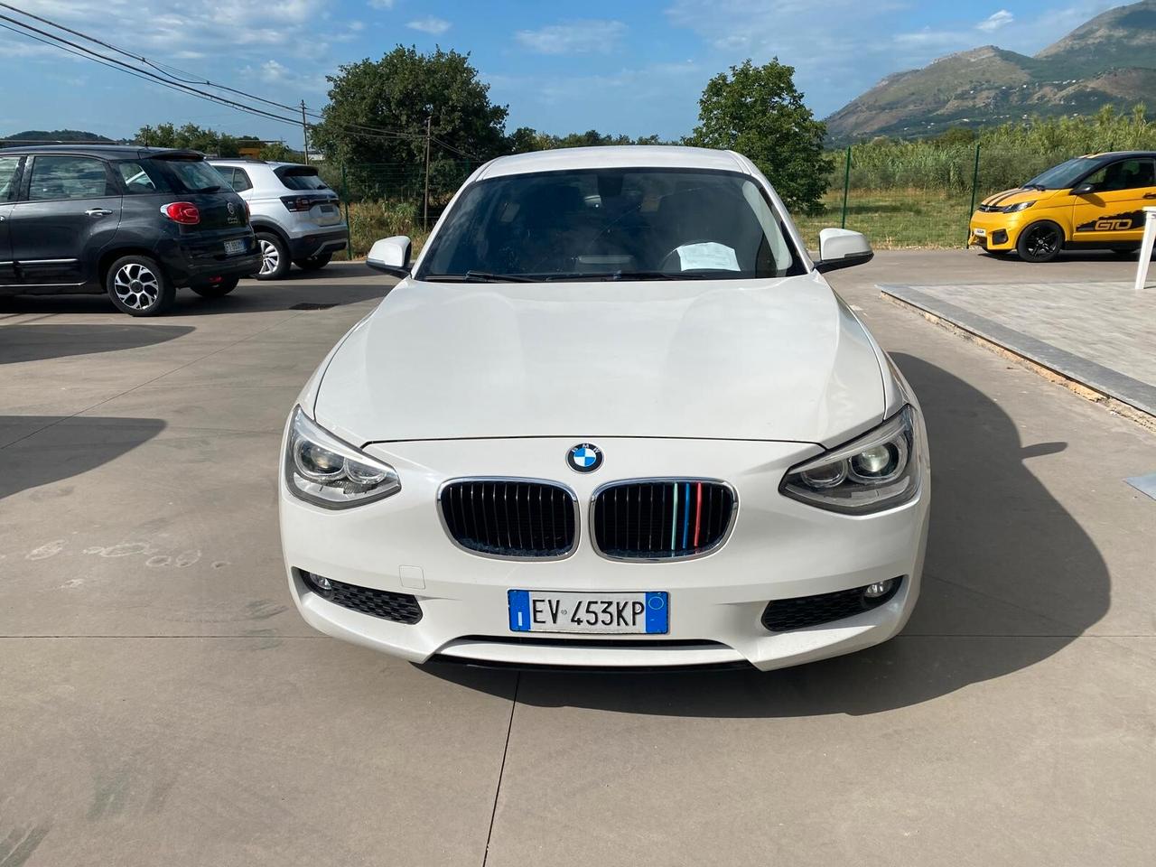 Bmw 118d 3p. Unique